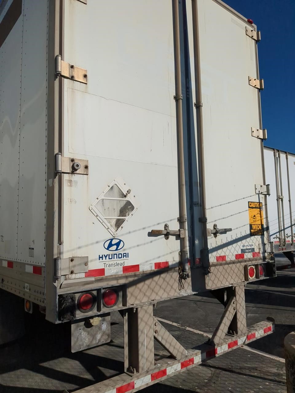 2016 HYUNDAI DRY VAN - image 3 of 4