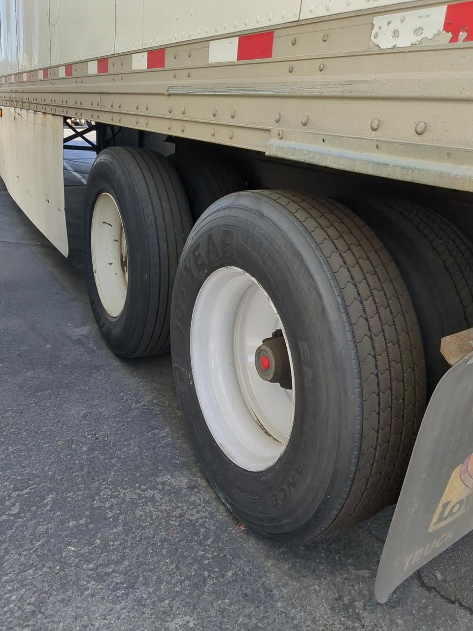 2016 HYUNDAI DRY VAN - image 3 of 4