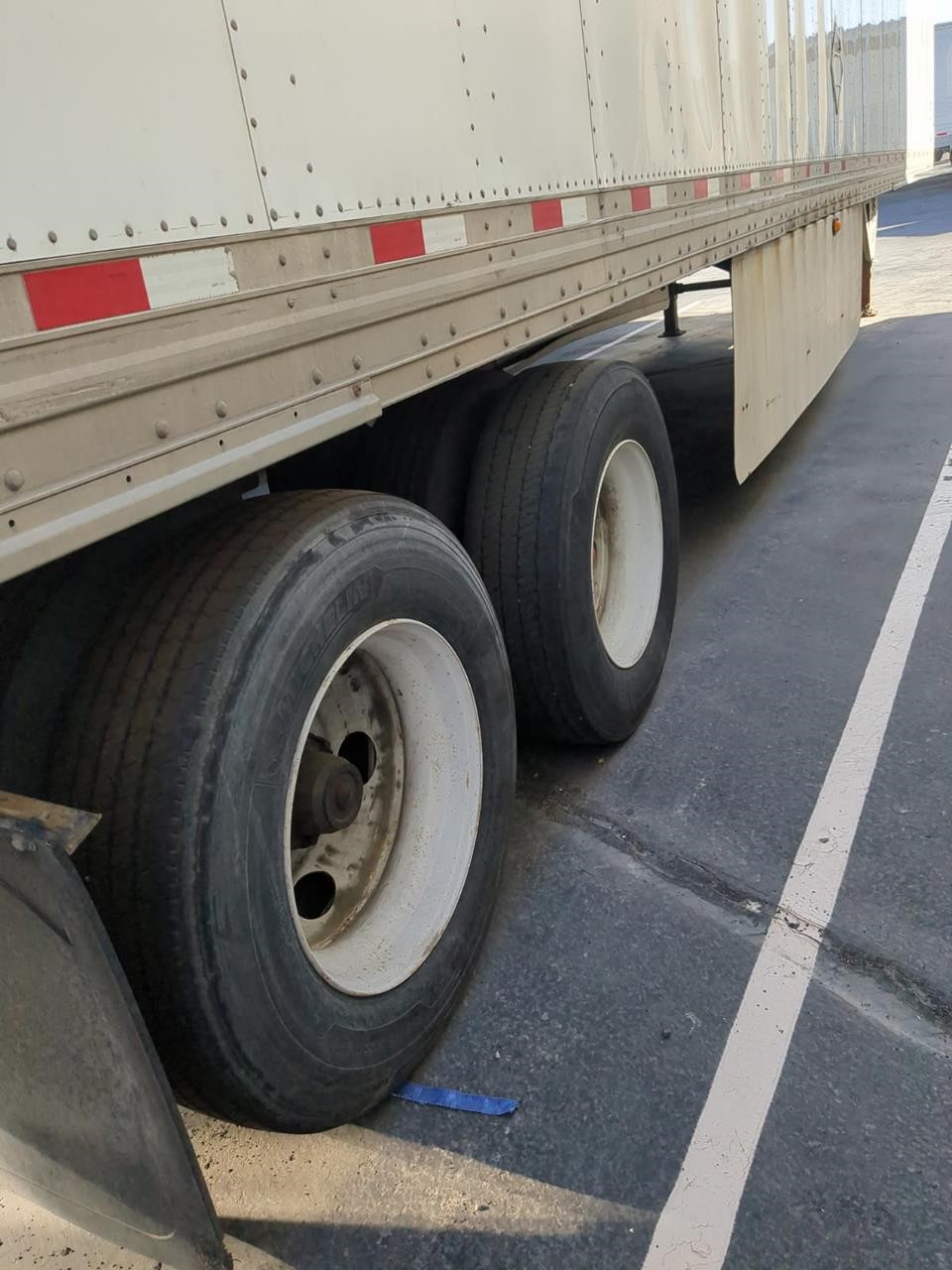 2016 HYUNDAI DRY VAN - image 4 of 4