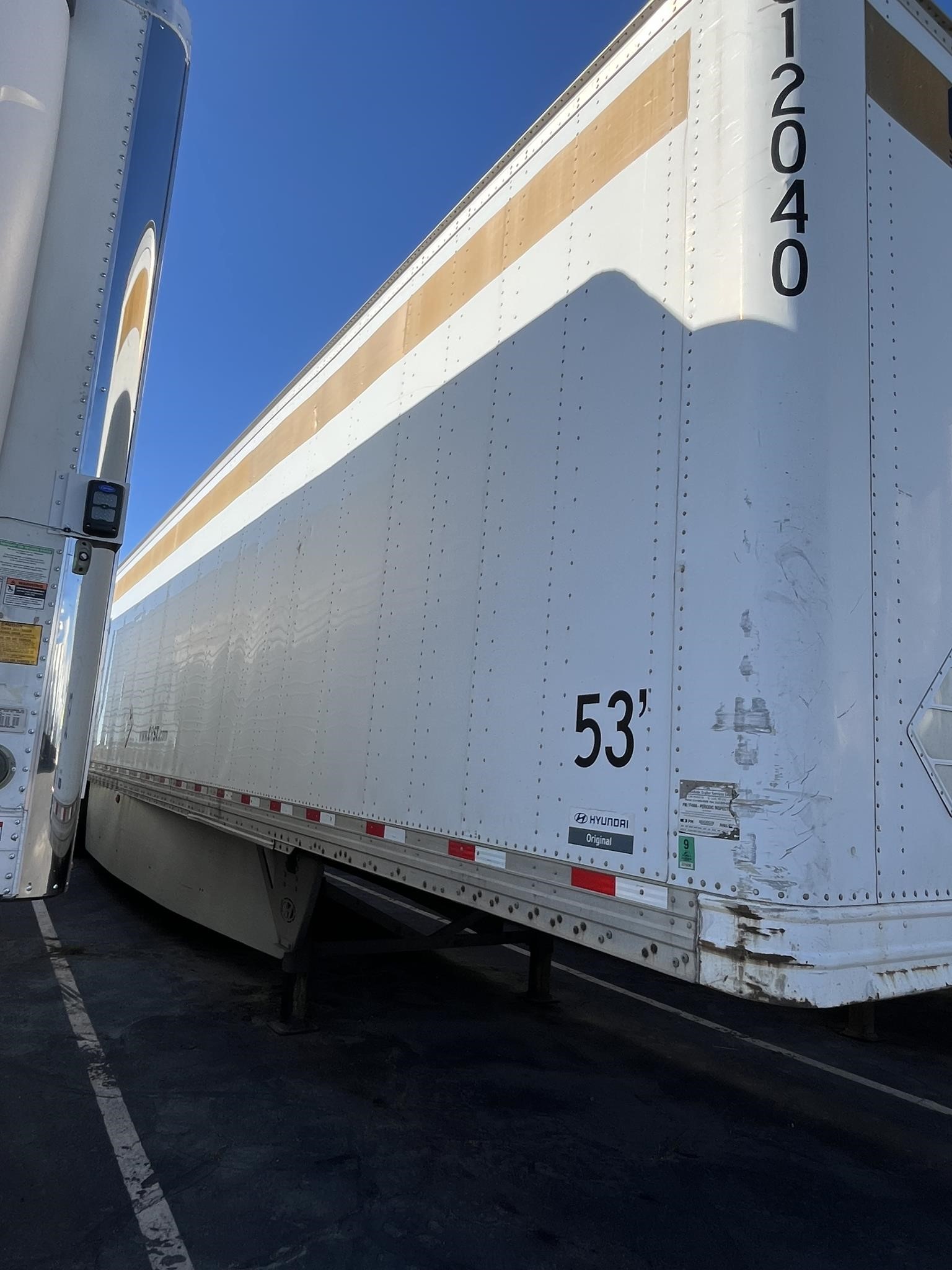 2016 HYUNDAI DRY VAN - image 2 of 4