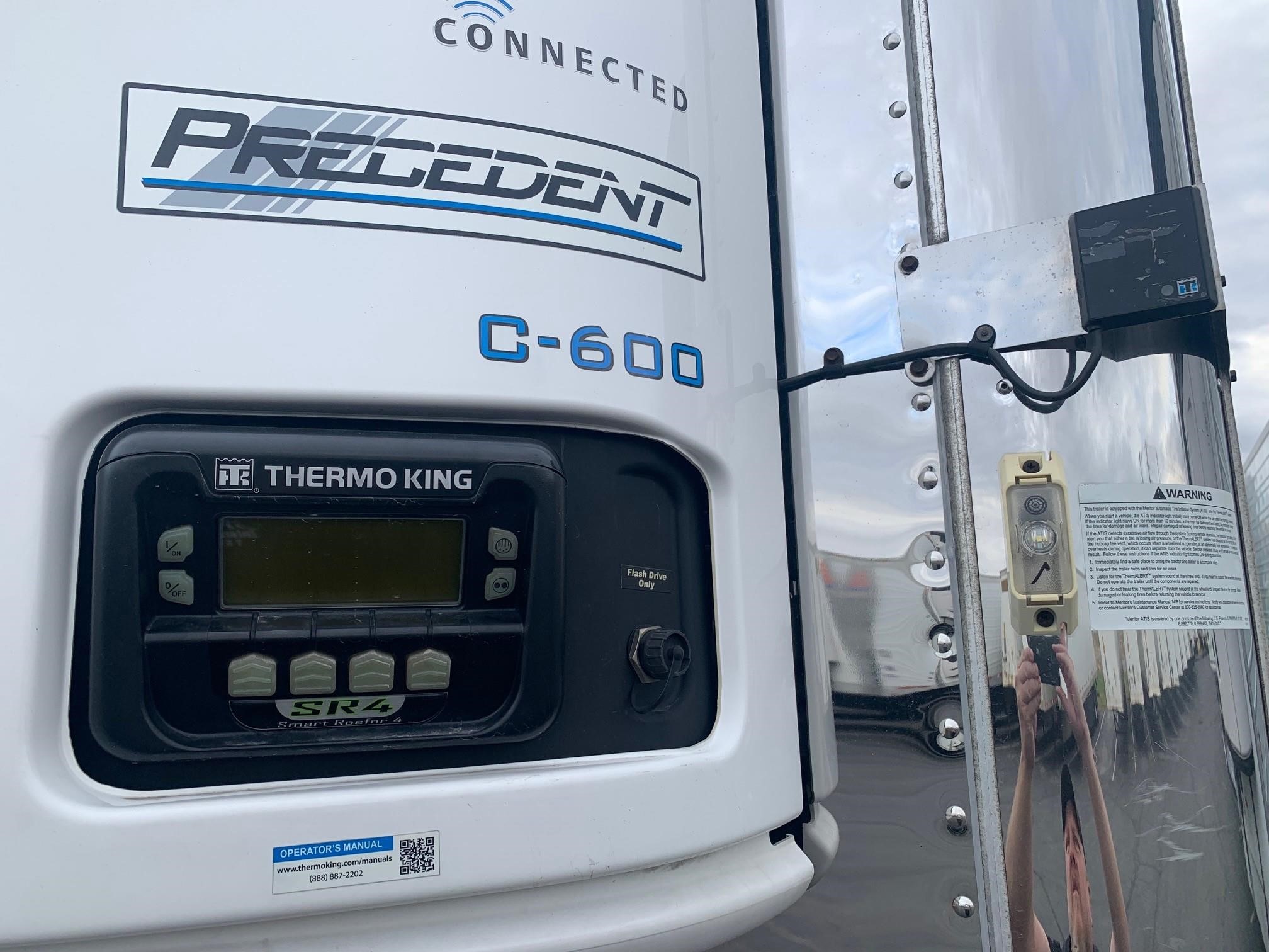 2022 VANGUARD REEFER - image 3 of 5