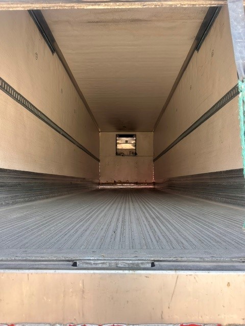 2004 REEFER UTILITY - image 2 of 6