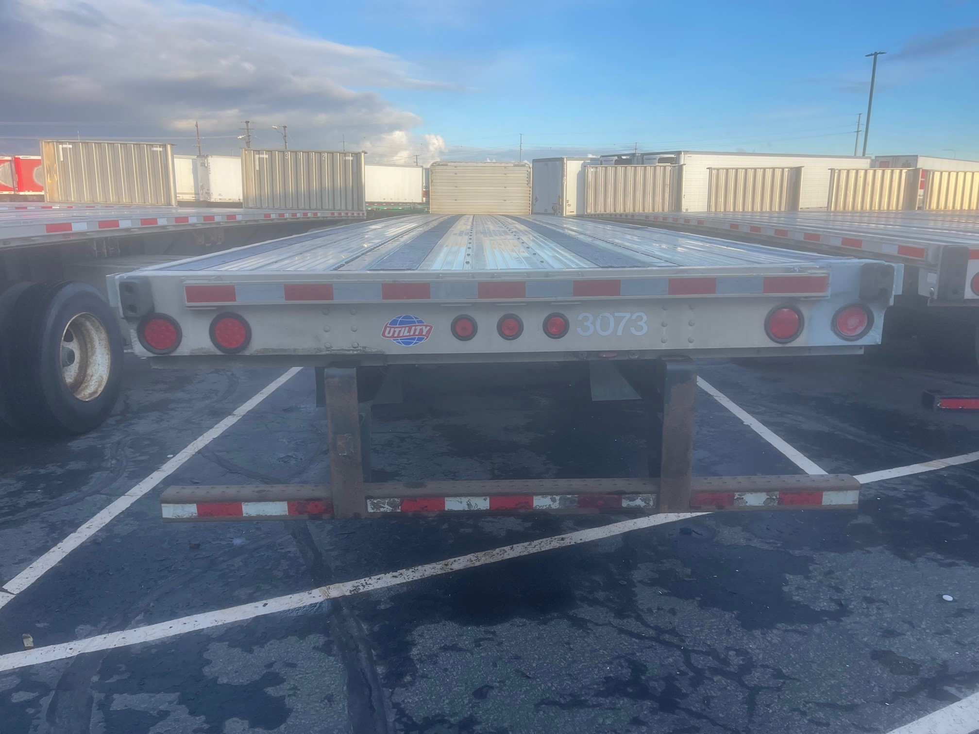 2015 FLATBED UTILITY - image 5 of 6